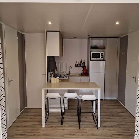 Mobil Home Tout Confort Сен-Ілер-де-Р'єз Екстер'єр фото