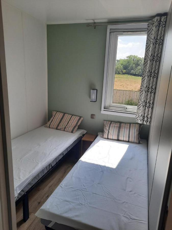 Mobil Home Tout Confort Сен-Ілер-де-Р'єз Екстер'єр фото